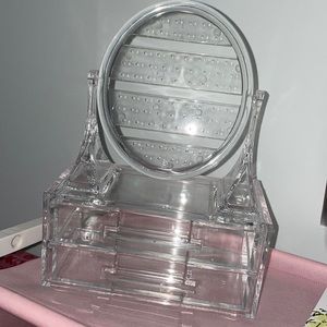 Acrylic jewelry organizer